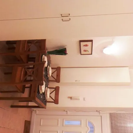 O Utca Apartment *